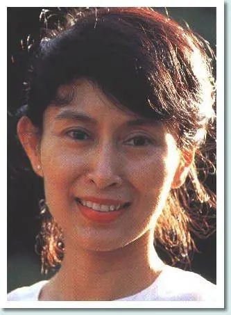 被缅甸军方扣押的昂山素季:国父之女,毕业牛津,曾被软禁21年