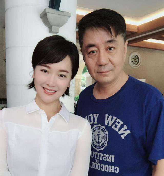 "氧气美女"左小青的上位史,和她身后的10个男人_腾讯新闻