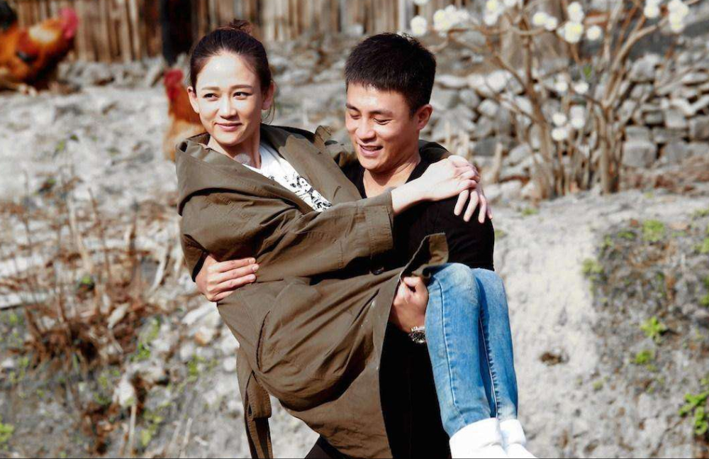 杜淳公开晒老婆女方是开花店的素人腹部隆起的她要揭神秘面纱