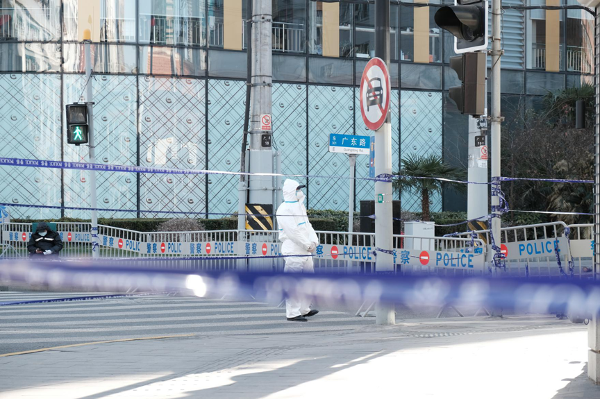 上海168小时没封城全员检测超级城市如何一周内控制疫情
