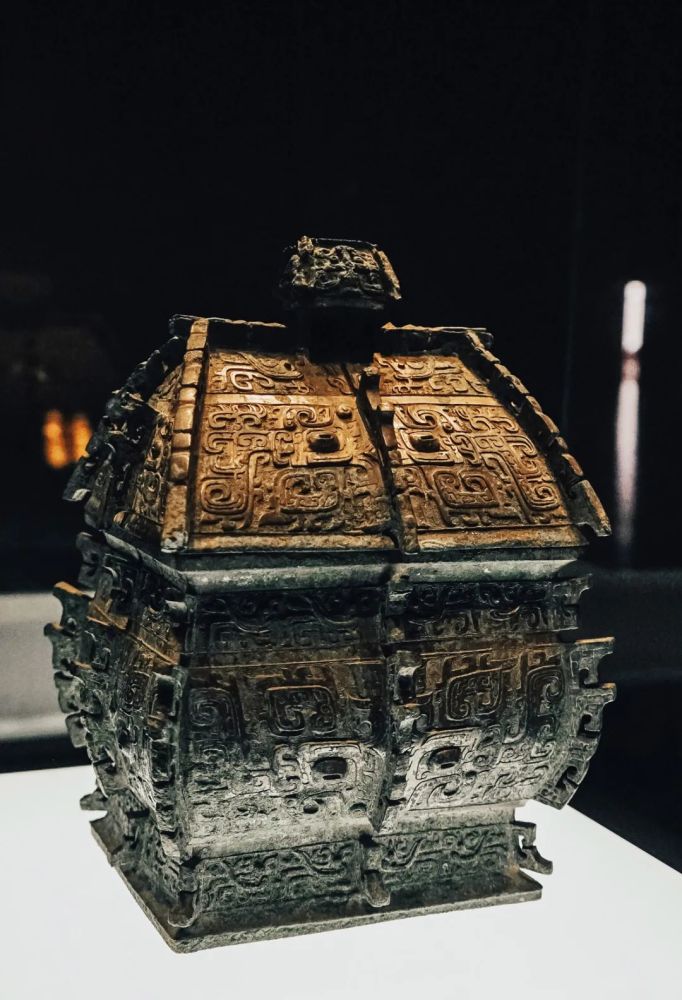 洛阳博物馆之珍宝馆40万件文物挑选出来的珍品镇馆之宝竟然是