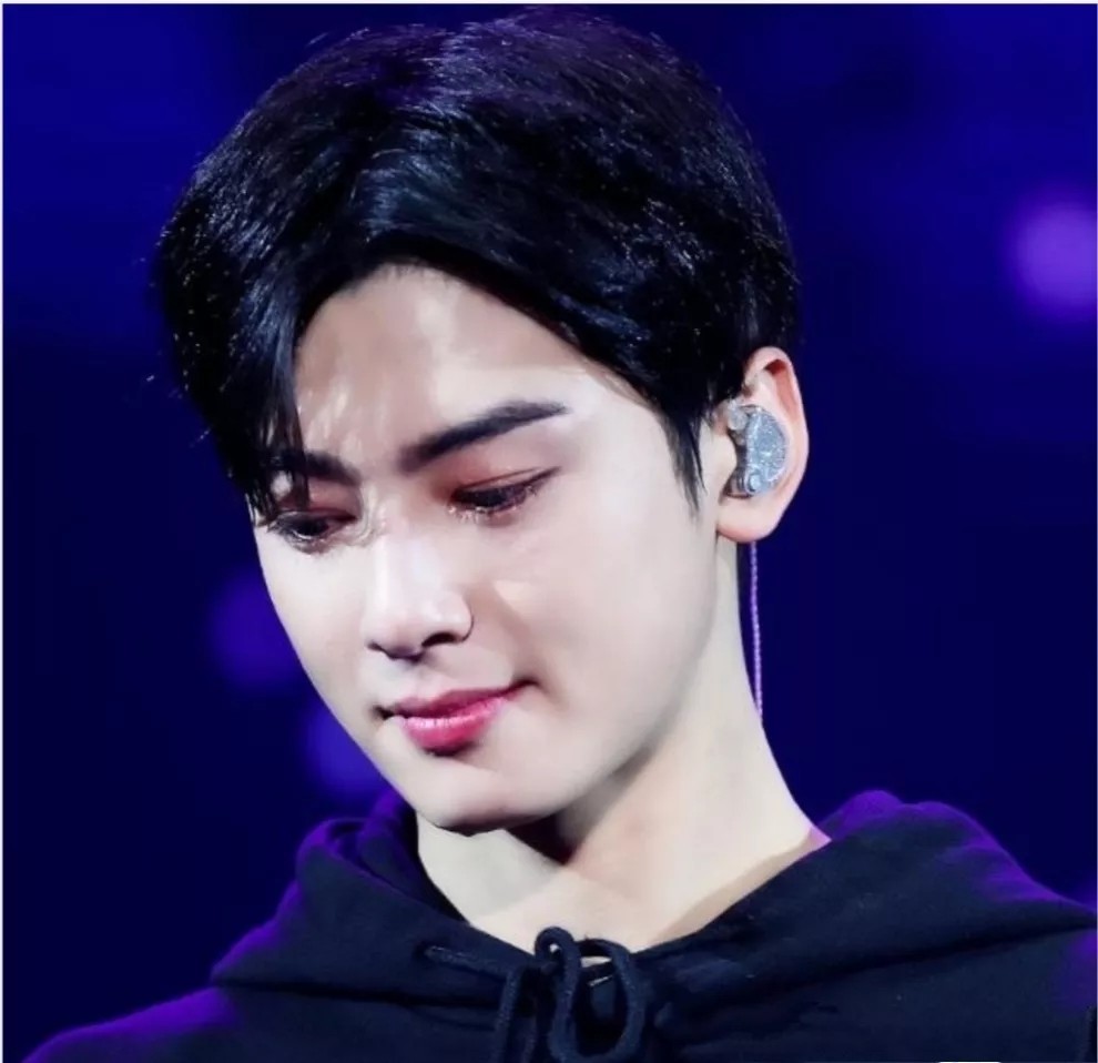 脸蛋天才车银优因长痘被韩国粉丝网暴假的不要传谣啦