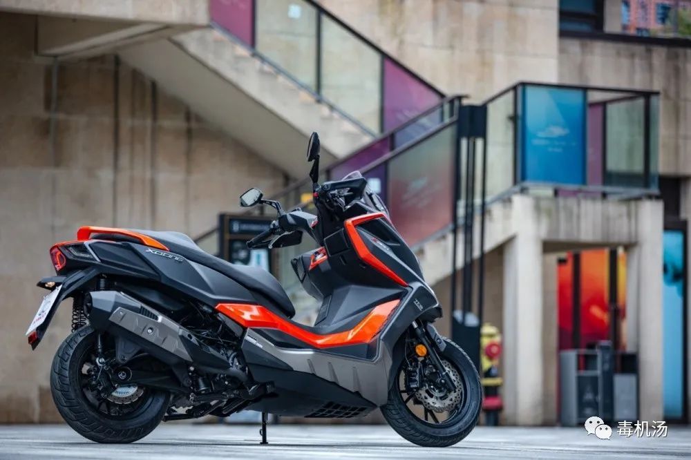 光阳赛艇s350测评:国产大踏板新标杆_腾讯新闻