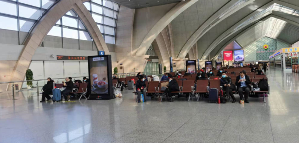 春运里的年味银川火车站为旅客打造温馨年味旅途