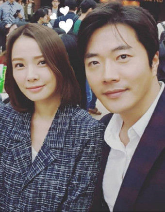 孙泰英女儿背影萌翻网友为照顾权相佑半隐退曾与申贤俊恋爱