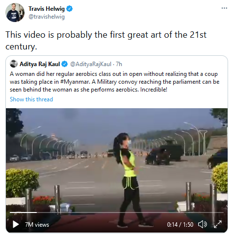 缅甸女子在室外跳健美操 意外录下身后巨变一幕！