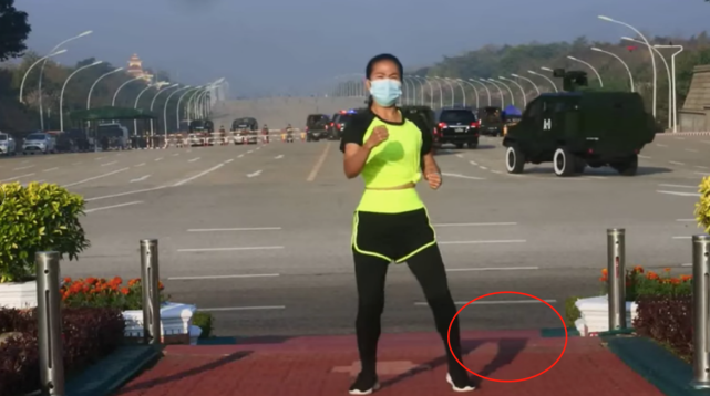 缅甸女子在室外跳健美操 意外录下身后巨变一幕！