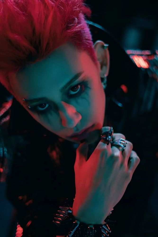 哥特·鬼|铆钉暗黑哥特妆你,准备好"翻牌"如此多面的小鬼了吗?