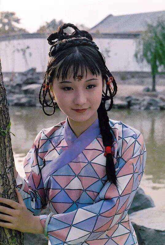 《红楼梦》解读:从丫环芳官,小红的不同生存境遇,看人情世故