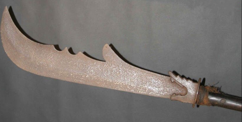 贵州古墓出土的揠月刀,看重量才明白,考古学家:它影响关羽形象