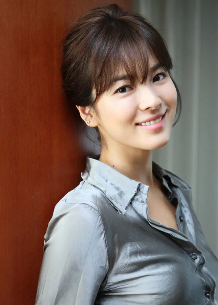 被嘲6年包子脸的她,靠淡颜浓妆翻身了?