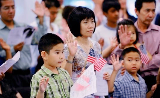 8万美籍华人掀起"回国潮",高喊请命:从美国回来的待遇不能差