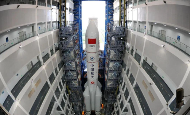 中国这三项成果令世界瞩目,长征五号b型运载火箭的发动机成功完成试车