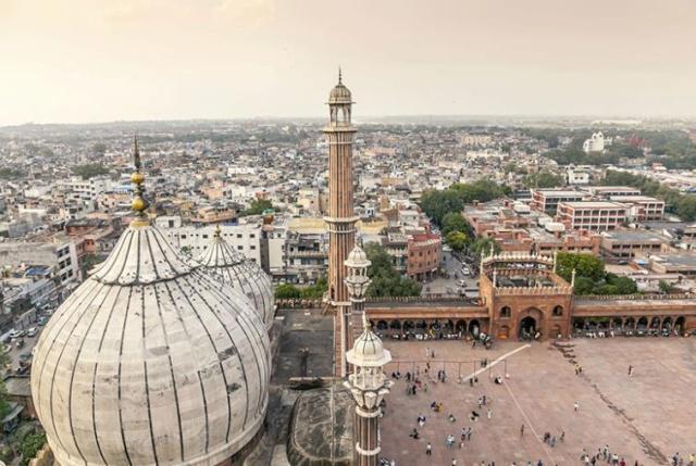 没有高楼的印度首都新德里,看起来像个大县城,感觉没有首都样