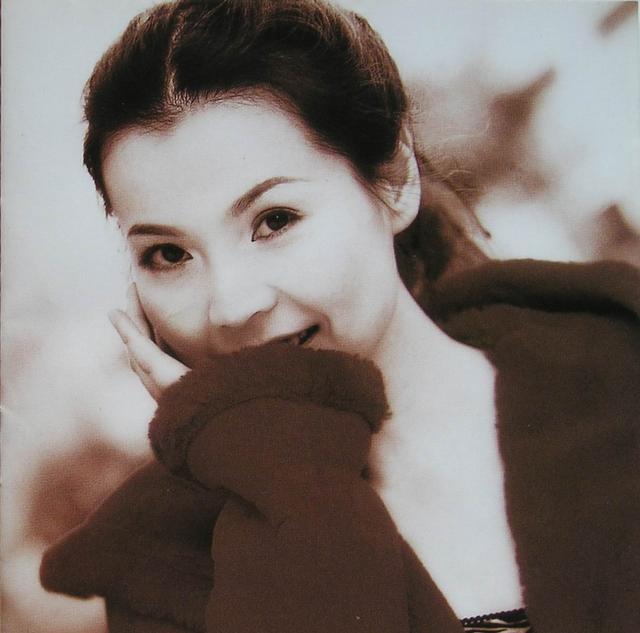 中国80年代女歌手图片
