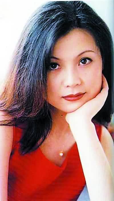 80年代歌手周冰倩为爱高龄生子险丧命被辜负今和孩子相依为命