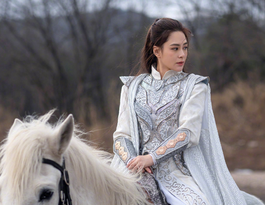 40岁阿娇演苏妲己剧照美似少女却完全演不出妲己的娇媚