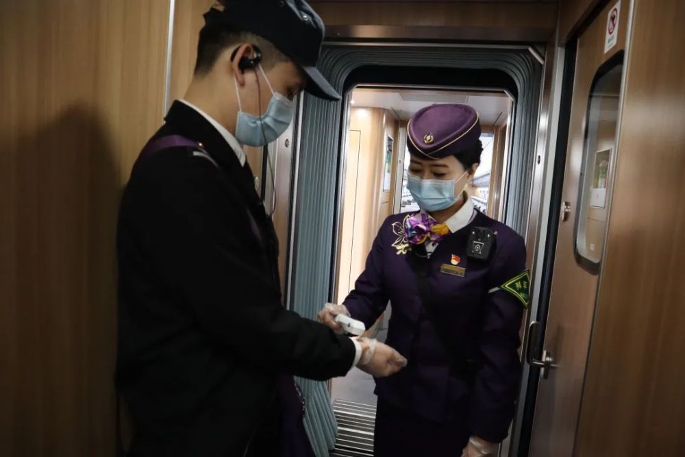 疫情防控,列车员都做了啥?