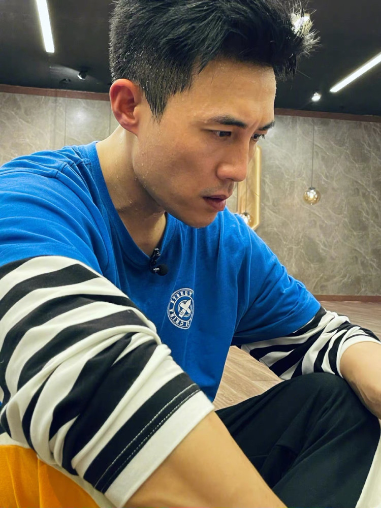 杜淳人缘太差?"卑微小杜"上线,发文急寻"女神"为《追哥》总决赛共舞