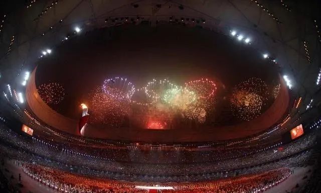 GDP在两_20年前,悉尼GDP超1200亿,北京GDP为381亿,现在两者差距呢