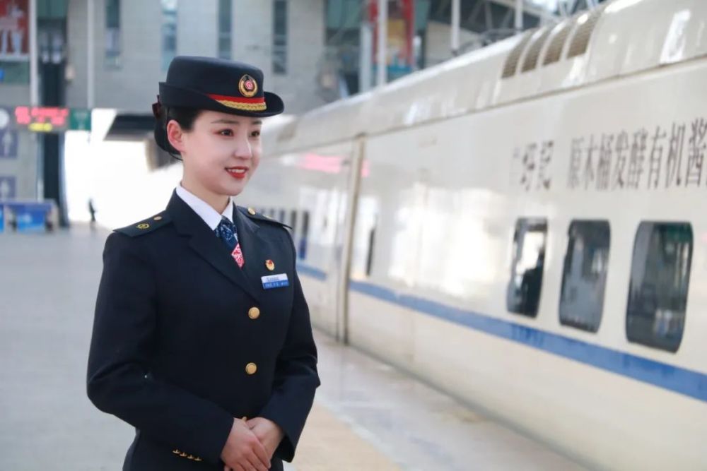 不拍短视频的列车员不是好网红