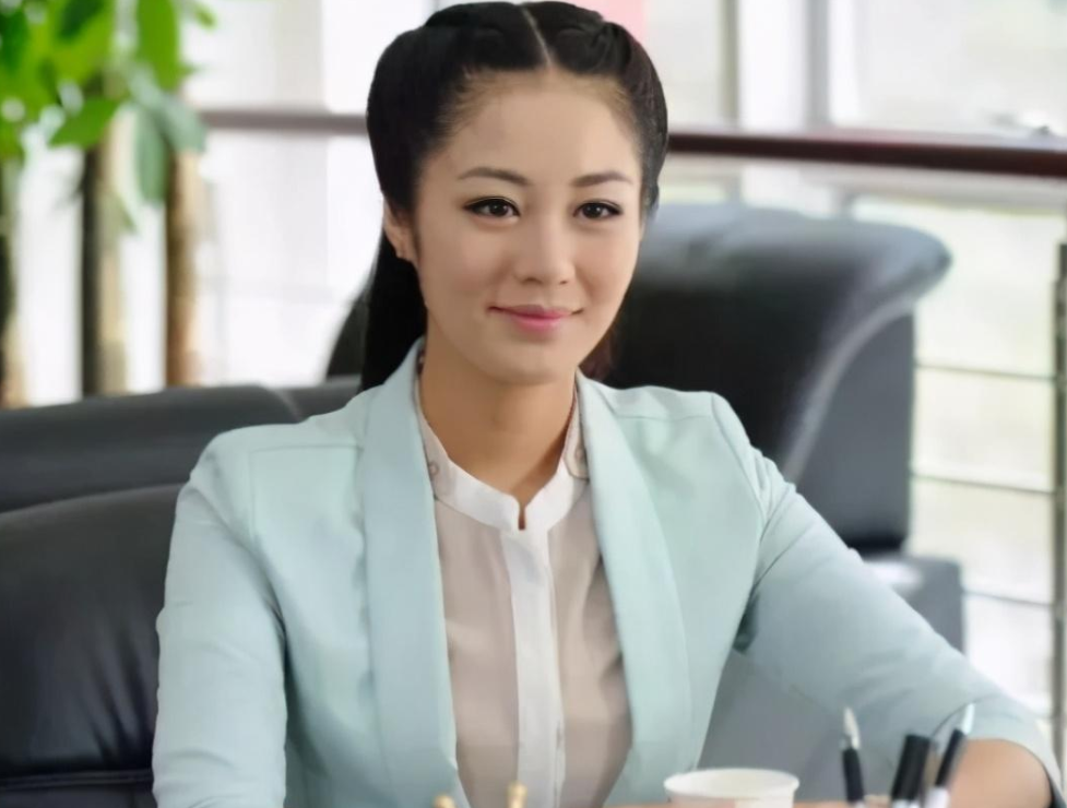 王小蒙扮演者毕畅已经离婚丈夫是假豪门还被判入狱14年