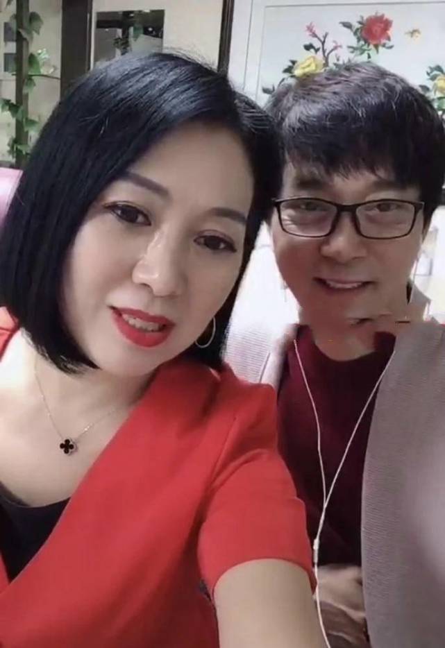 赵本山力捧的徒弟娶大4岁美女演员如今53岁婚姻生活很幸福