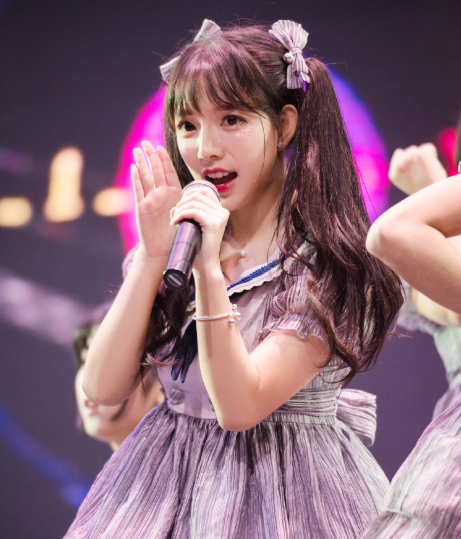 中国第一萝莉王奕萌,助理工资都要上万元,本人一年得赚多少?