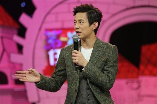 今天要跟大家分享的湖南卫视《快乐大本营》主持人何炅