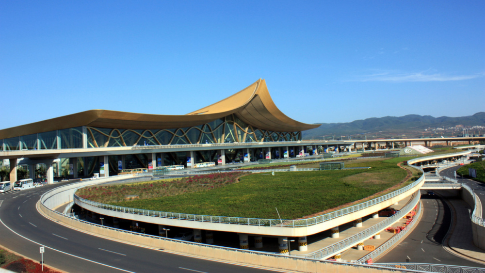 在这种背景之下,元阳县内部机场的入驻可以算得上是一件大事了.