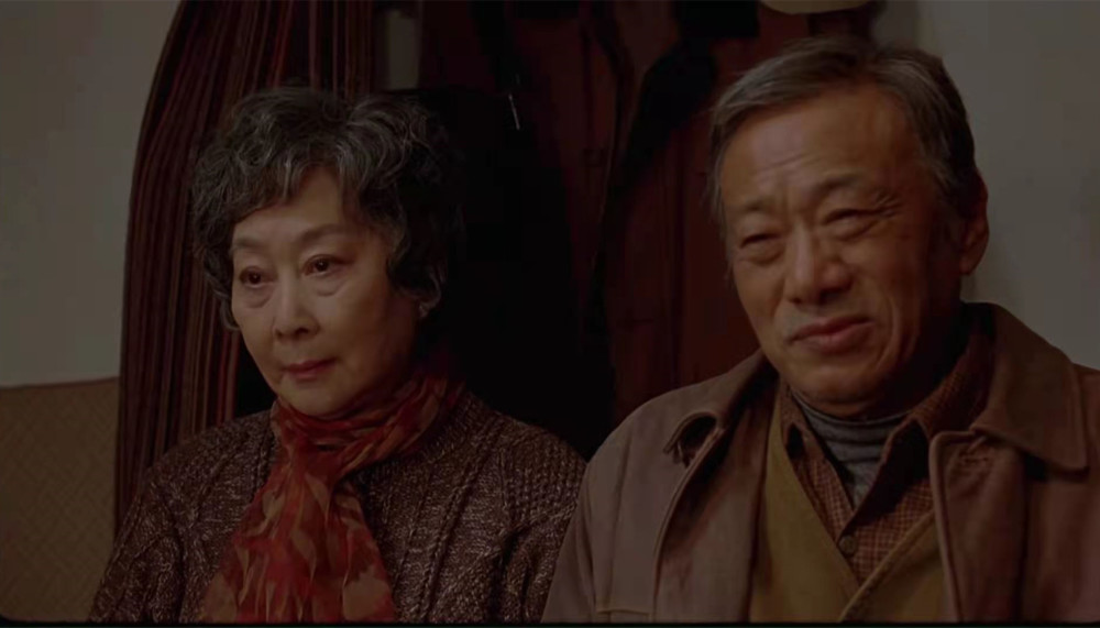 《团圆》不甚团圆,几十年的爱情还是败给了现实,道尽悲欢离合