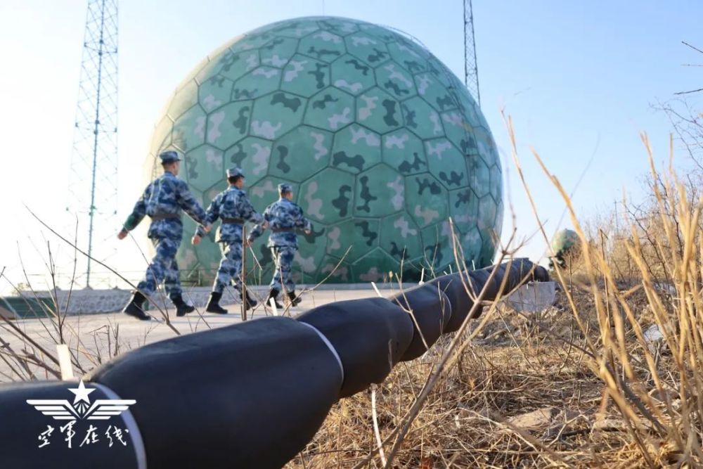 央媒看空军水往高处流自来水流进这个高山雷达站