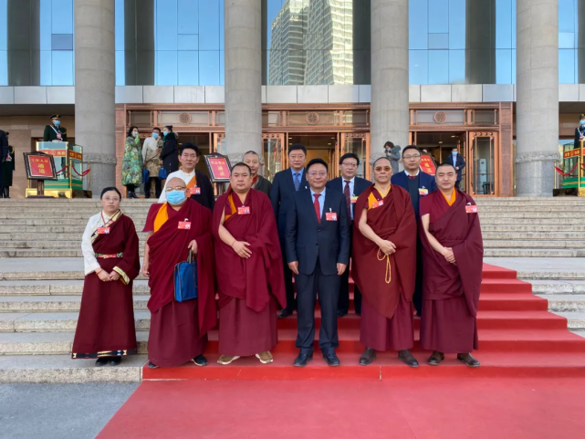 江西,罗松龙日,索才委员:政府工作报告和法检两院工作报告全面客观