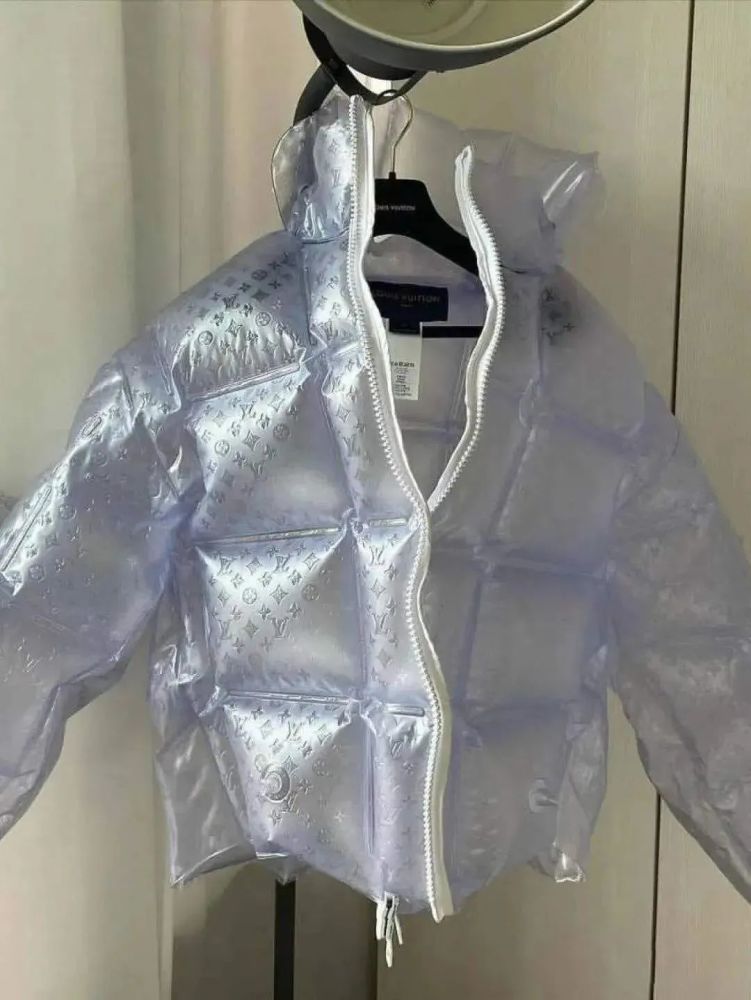 lv "转行"卖空气了?一件充气夹克30000块,网友直言:我出3块_腾讯新闻