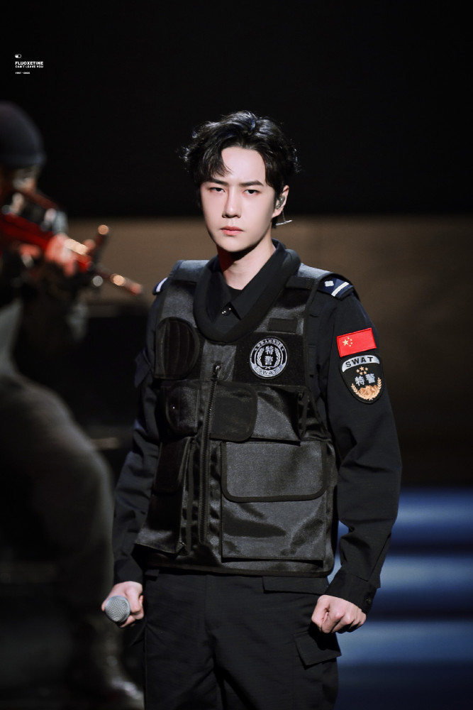 王一博一身正气的王警官