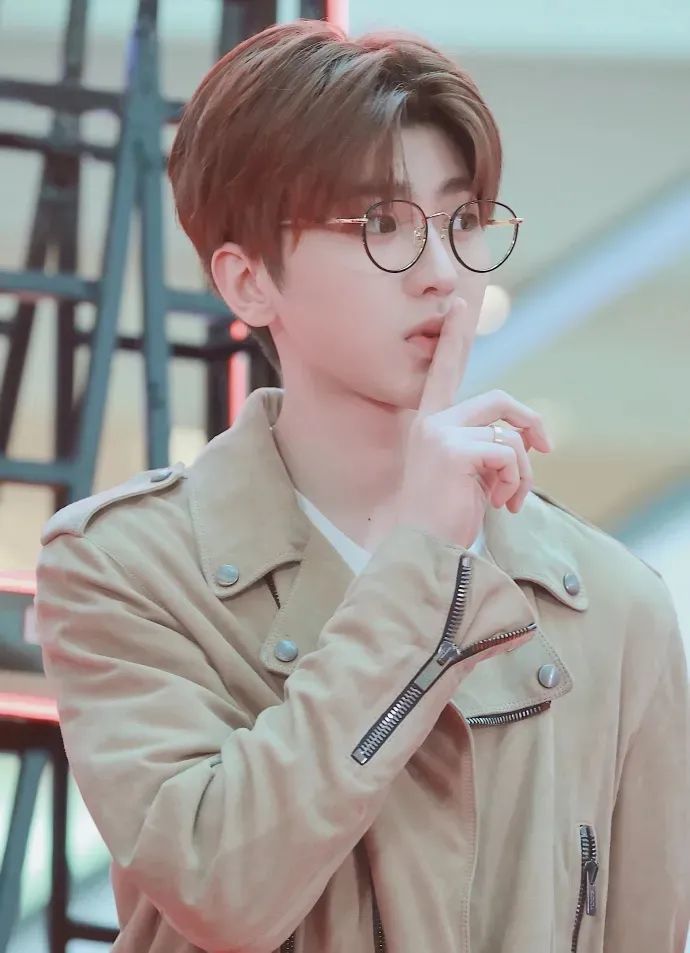 蔡徐坤手机壁纸三十三100张