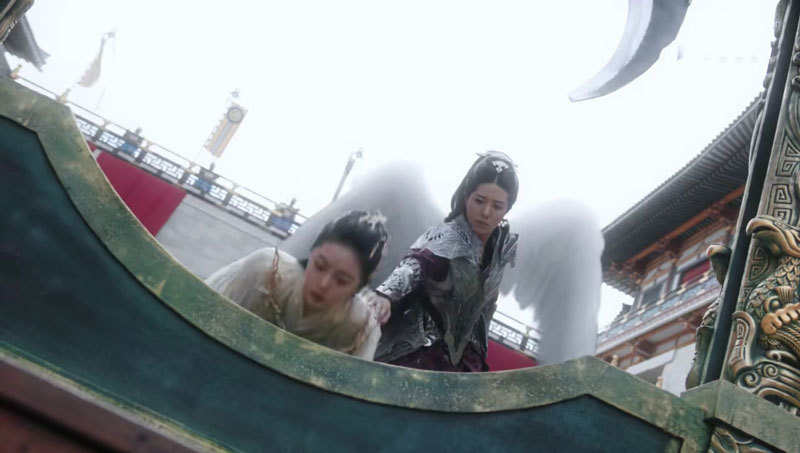 玲珑女主被送上断头台变身神主惊现神力不丑反而成变色美女