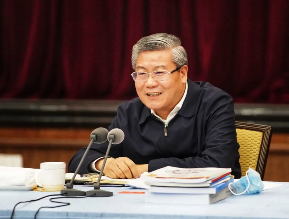 我市召开新闻媒体座谈会,李荣灿寄语新闻媒体