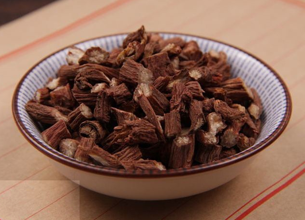 除夕以外赤芝多素这类物质含有大量的三萜类物质能够促使脑部分泌自身