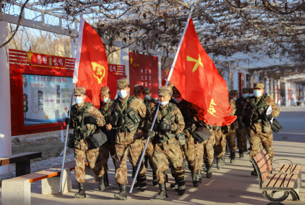 直击某旅跨昼夜战备拉动_腾讯新闻