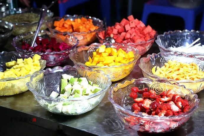 一方水土:想起来就甜滋滋的凭祥水果捞夜市