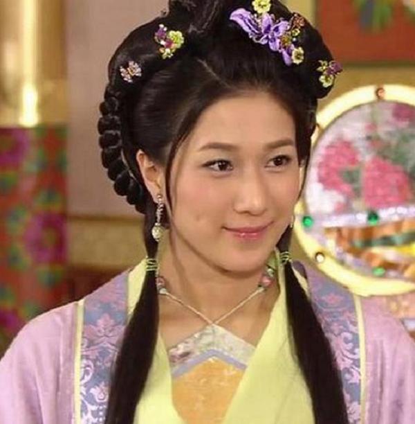 她因"好彩妹"出名,导演为了请她演戏搬剧组,却无人说她耍大牌