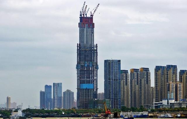 预计耗资300亿,准备在石家庄高新技术的核心地段建造一栋新的河北