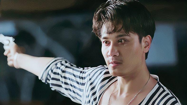 《阳光之下》迎来结局,尽管申世杰备受怜悯,但他依然