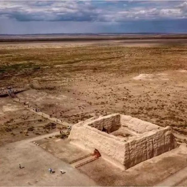 旅游 科技融合发展的敦煌,依托独有的世界文化遗产莫高窟,玉门关遗址