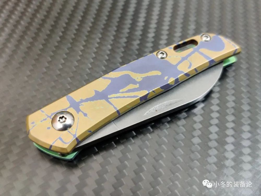 新做的飛濺花紋鈦合金柄小折刀和口哨 遊戲攻略小小君