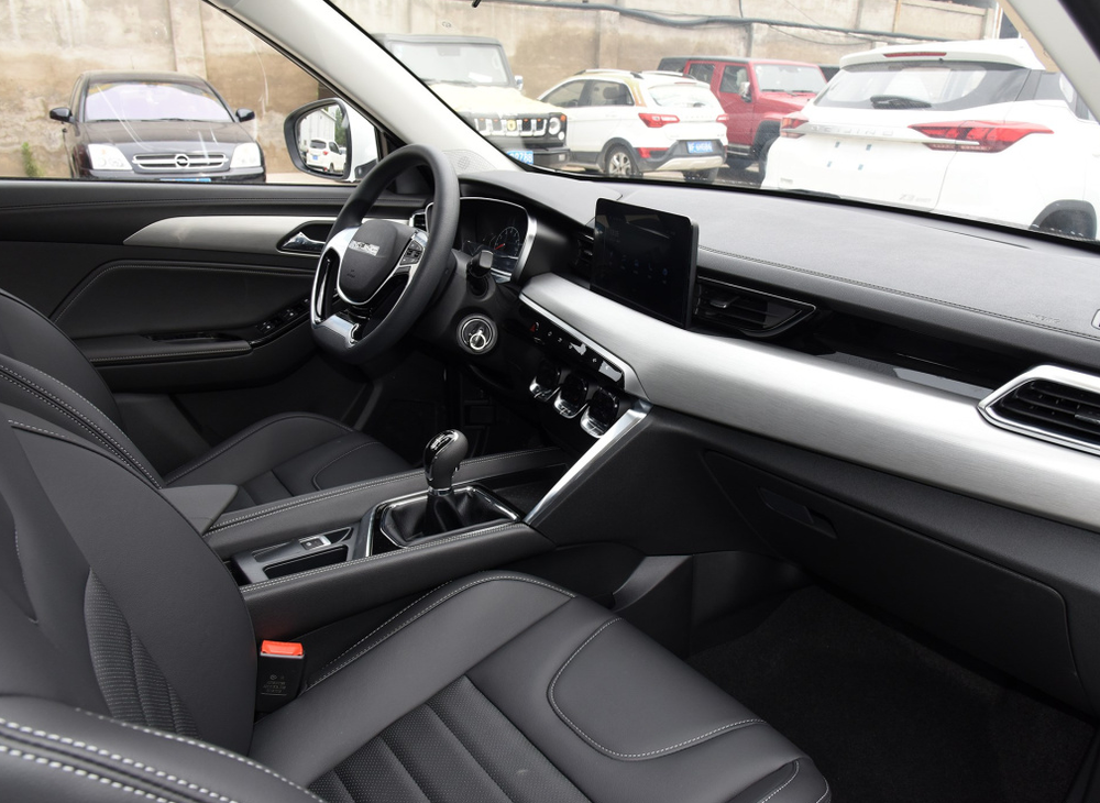 北汽新suv起步不到6万全系涡轮增压内饰豪华