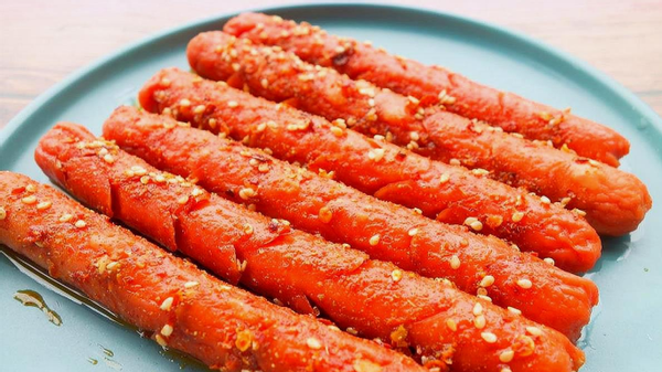 吃了30年火腿肠竟不知道有个小开关轻轻一拉就开了