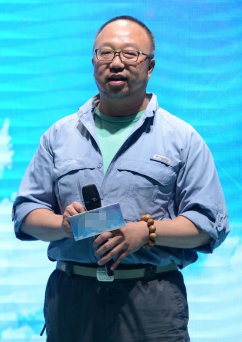 第二位,吴锦源,如果说丁仰国是郑爽演艺生涯的引领者,吴谨原则是郑爽