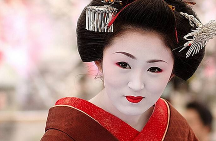 日本艺伎收入非常高,为何却很少日本人做?当地人:"寿命"短!